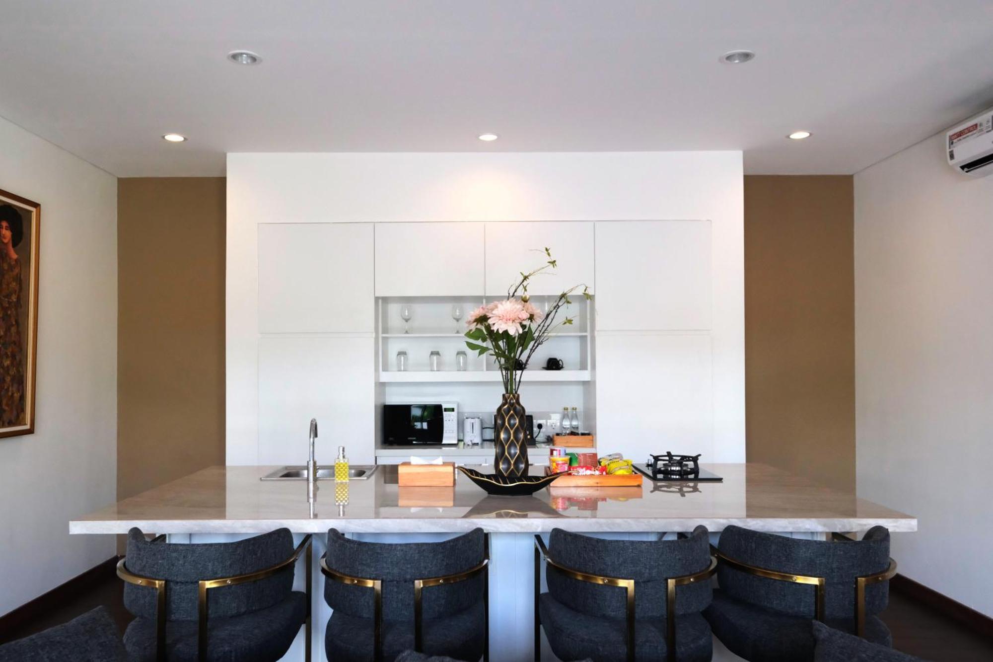 The Claremont Luxury Villas Семиньяк Экстерьер фото